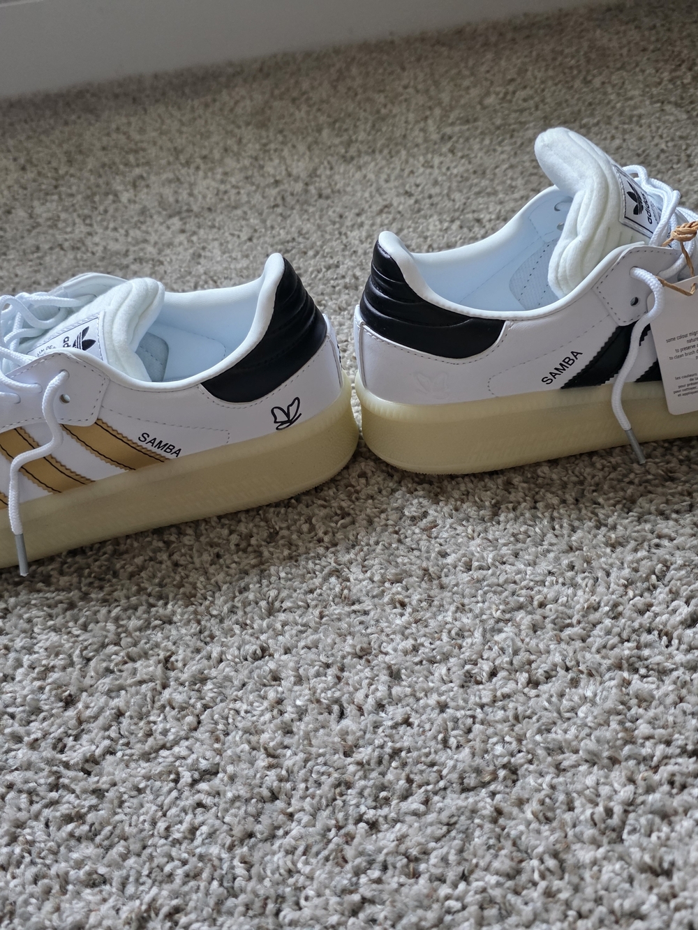Adidas NWT Samba Vintage White with Black And Gold Stripes And Beige Suede - Picture 3 of 6